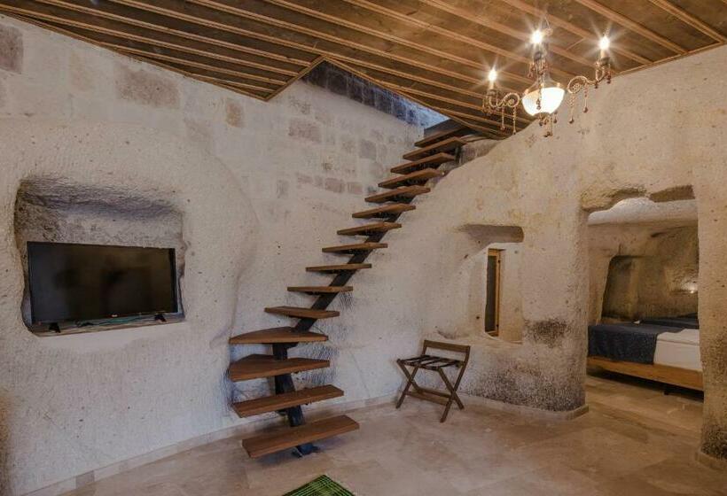 غرفة قياسية ثلاثية مزودة بتراس, Lunar Cappadocia