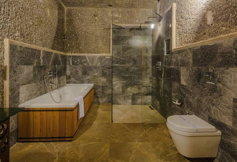 جناح كومفورت, Lunar Cappadocia