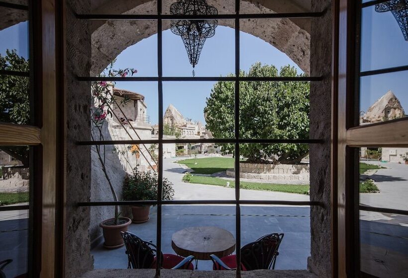 جناح سوبيريور, Lunar Cappadocia