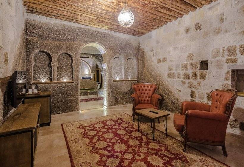 جناح سوبيريور, Lunar Cappadocia