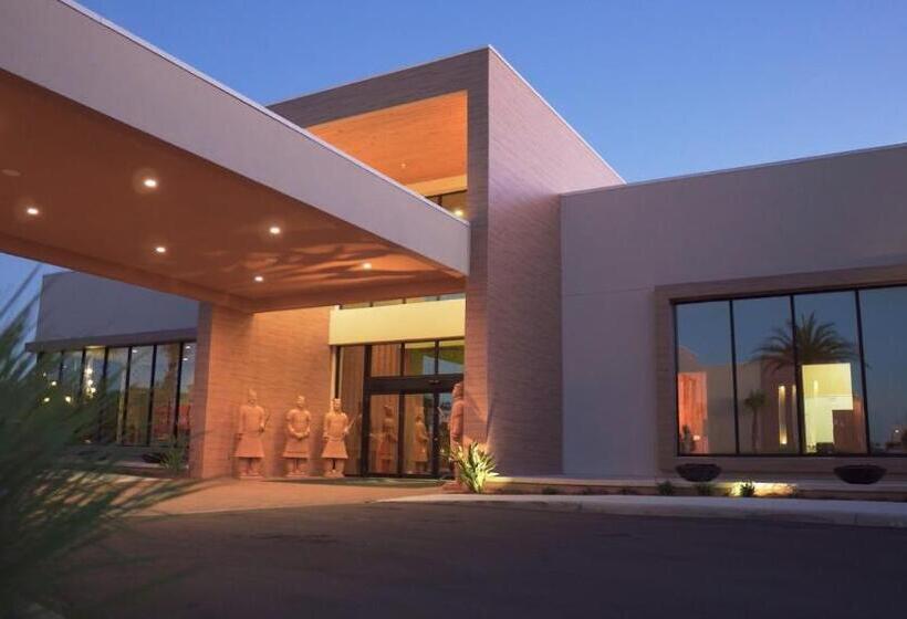 בקתת חדר, Magic Village Views Trademark Collection By Wyndham