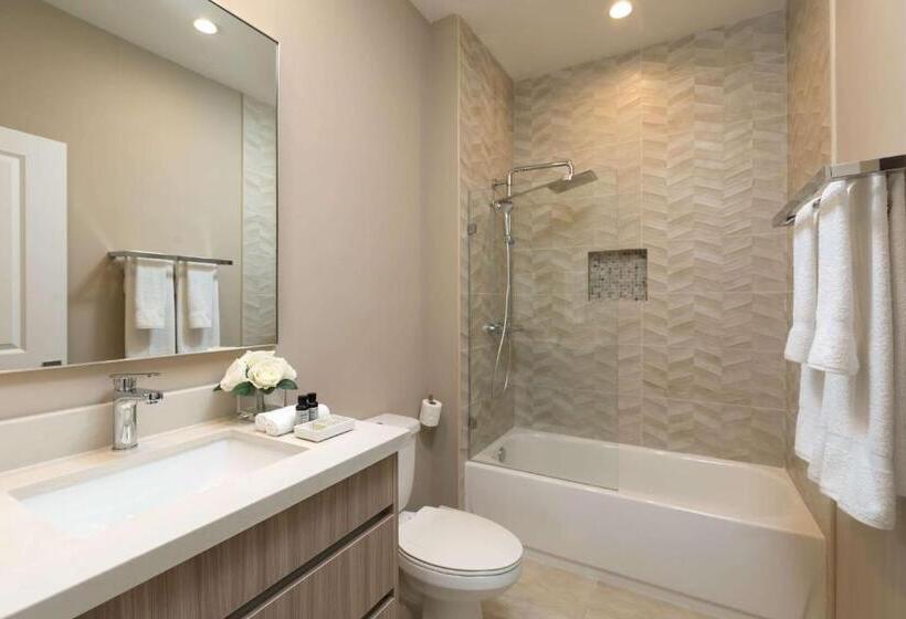 בקתת חדר, Magic Village Views Trademark Collection By Wyndham