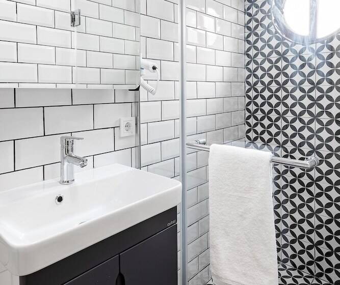 اتاق استاندارد یک نفره با چشمانداز دریا, Mono