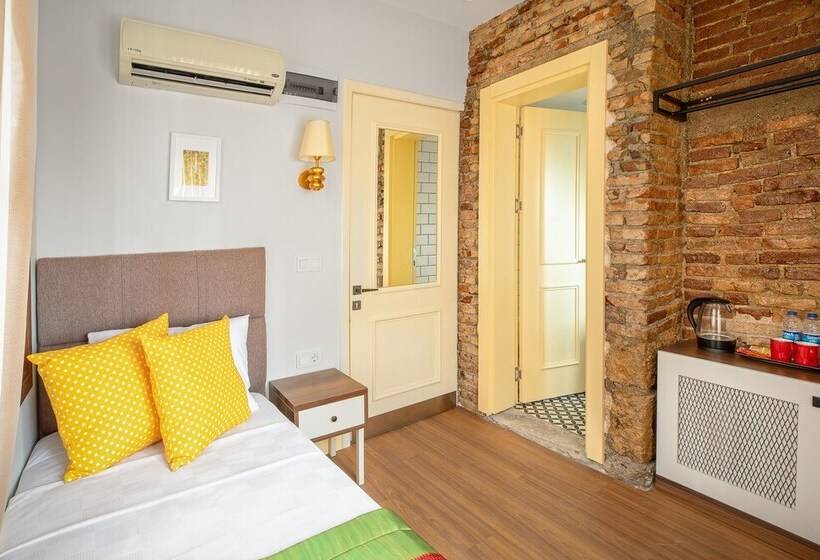 اتاق استاندارد یک نفره با چشمانداز دریا, Mono