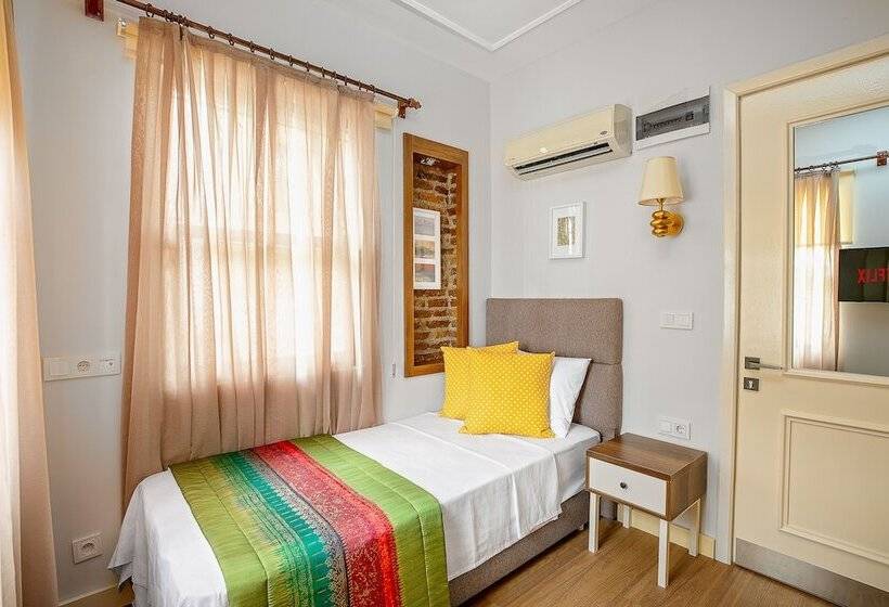 اتاق استاندارد یک نفره با چشمانداز دریا, Mono