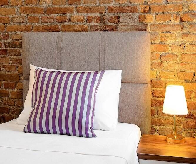 اتاق استاندارد با چشمانداز شهر, Mono