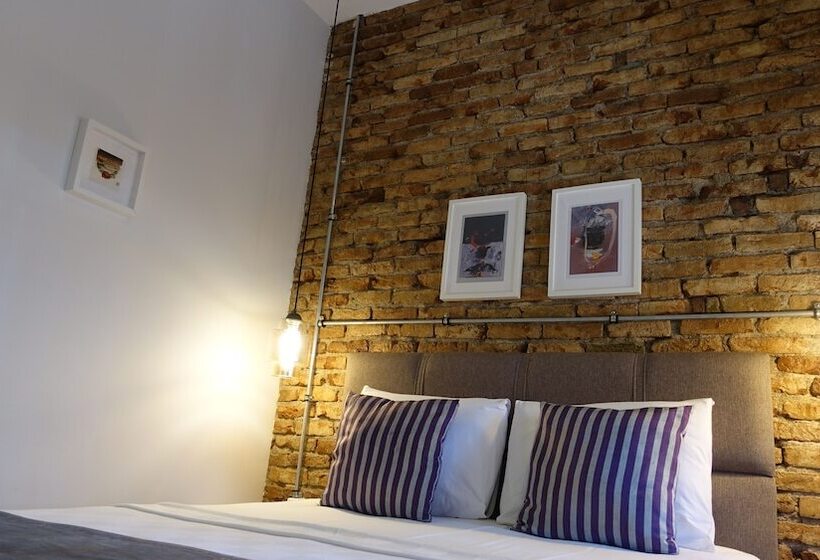 اتاق استاندارد با چشمانداز شهر, Mono