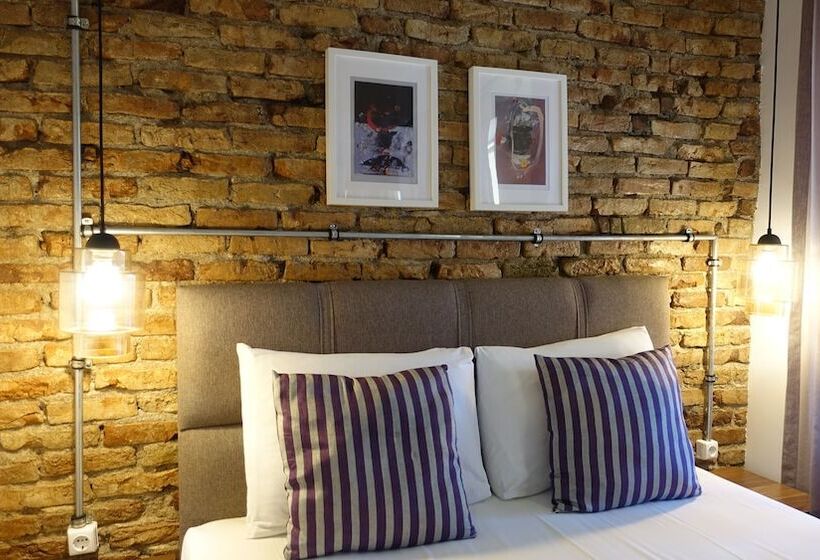 اتاق استاندارد با چشمانداز شهر, Mono