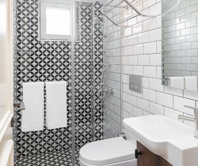 اتاق استاندارد با چشمانداز دریا, Mono