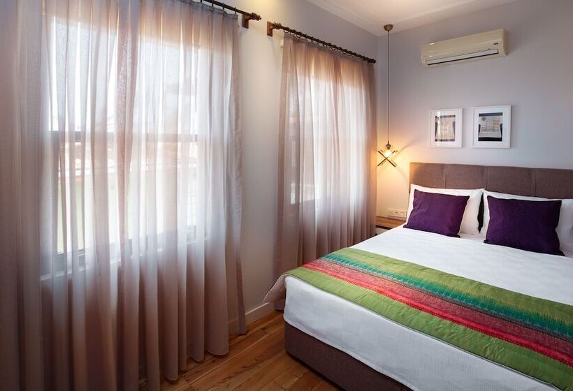 اتاق استاندارد با چشمانداز دریا, Mono