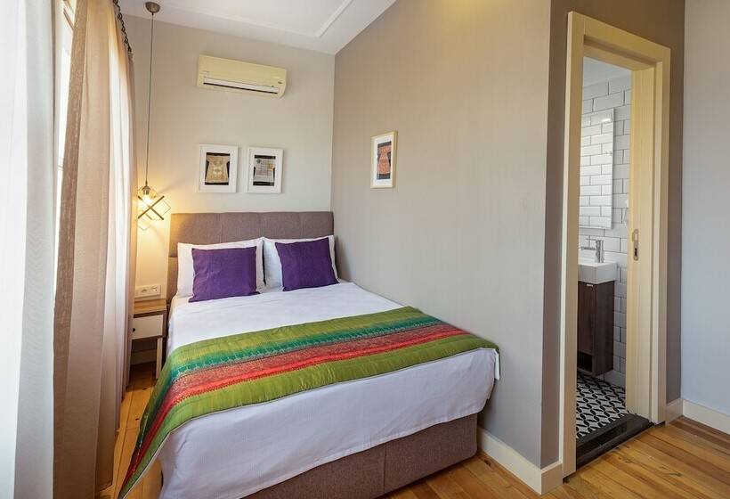 اتاق استاندارد با چشمانداز دریا, Mono