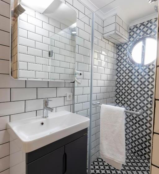 اتاق استاندارد یک نفره با چشمانداز دریا, Mono