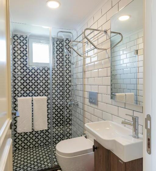 اتاق استاندارد با چشمانداز دریا, Mono