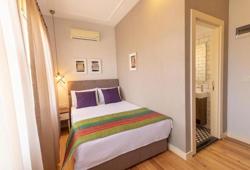 اتاق استاندارد با چشمانداز دریا, Mono