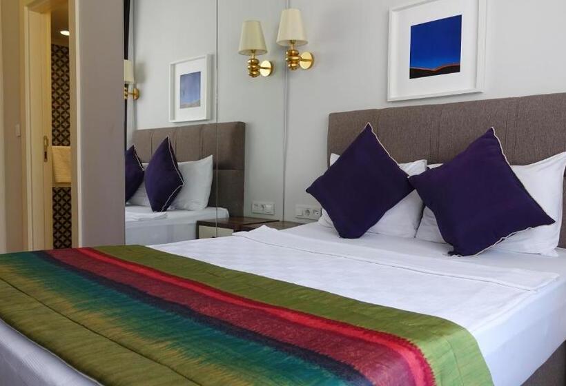 اتاق استاندارد با چشمانداز دریا, Mono