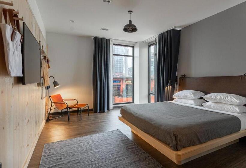 اتاق استاندارد با تخت بزرگ برای معلولان, Moxy Nashville Downtown