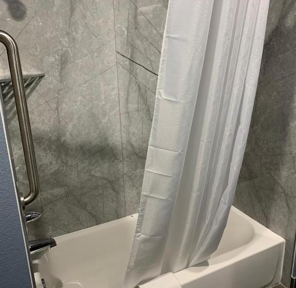 스탠다드 룸 킹사이즈 침대, Scottish Inns And Suites Scarsdale