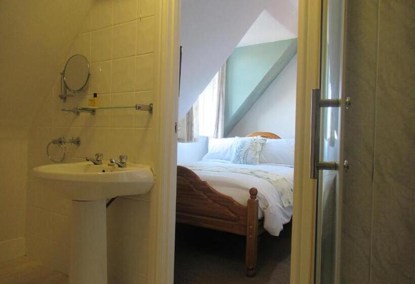 スタンダードルーム, Captain Howey