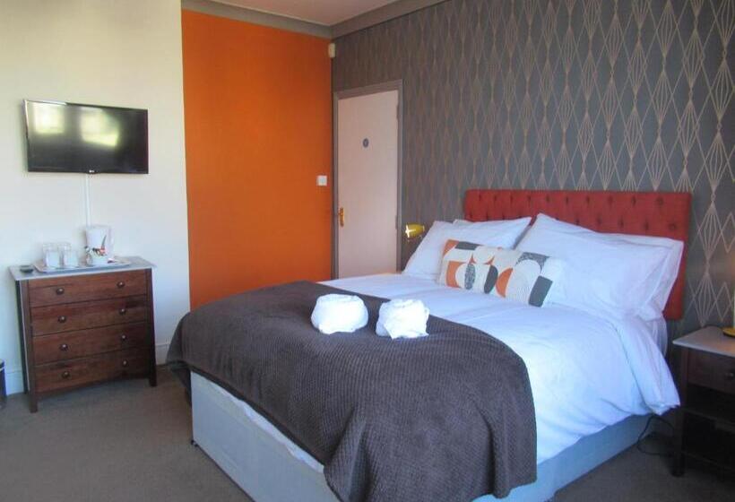 スタンダードルーム, Captain Howey