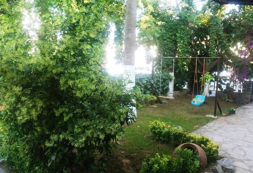 اتاق استاندارد با چشمانداز استخر, Nehir Dalyan Boutique Otel