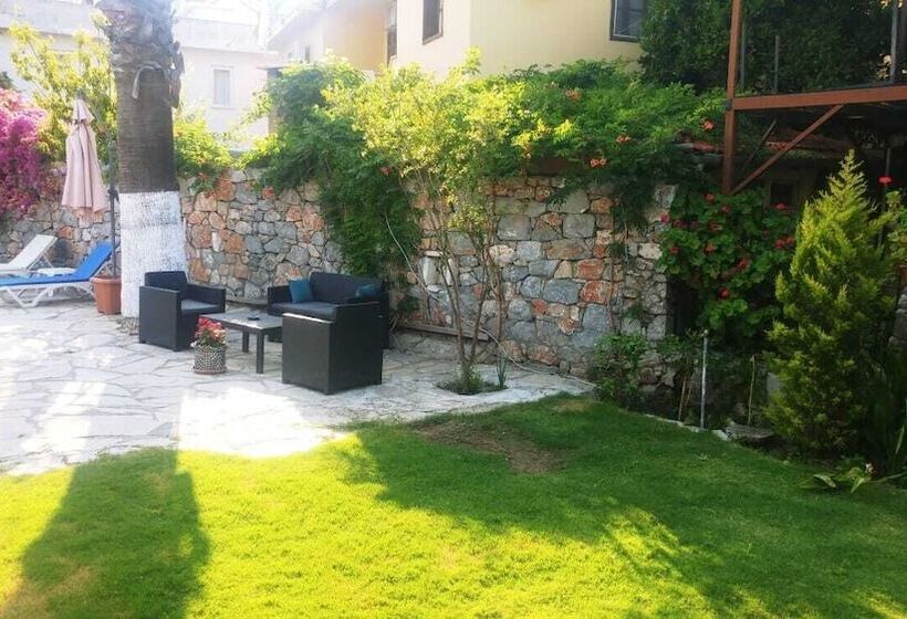 اتاق استاندارد با چشم‌انداز استخر, Nehir Dalyan Boutique Otel