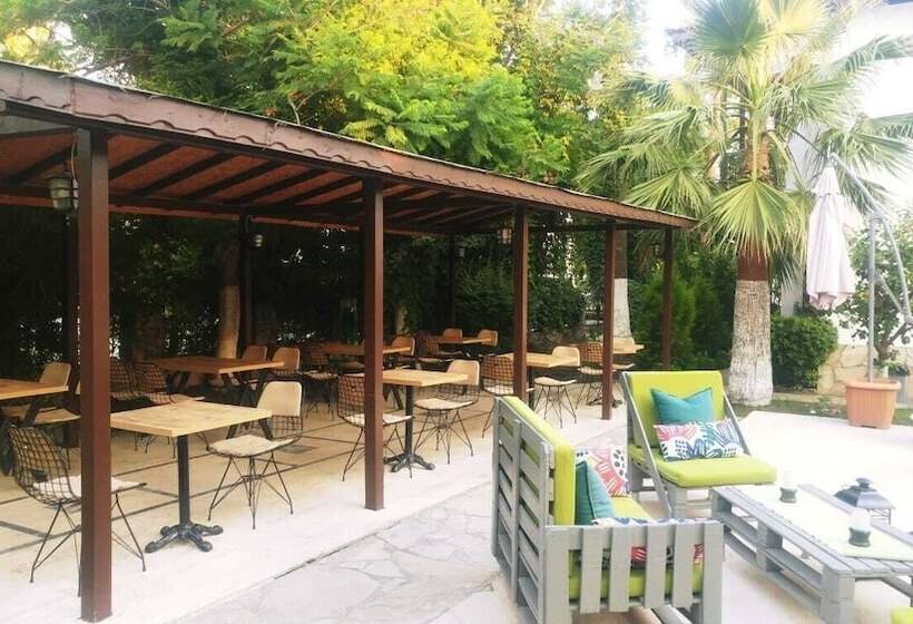 اتاق خانوادگی با چشمانداز باغ, Nehir Dalyan Boutique Otel