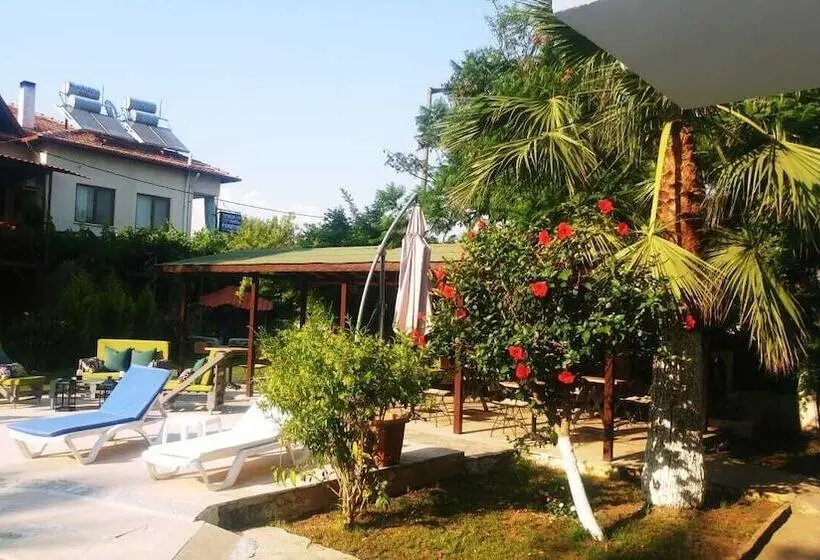 Perhehuone Puutarhanäkymä, Nehir Dalyan Boutique Otel