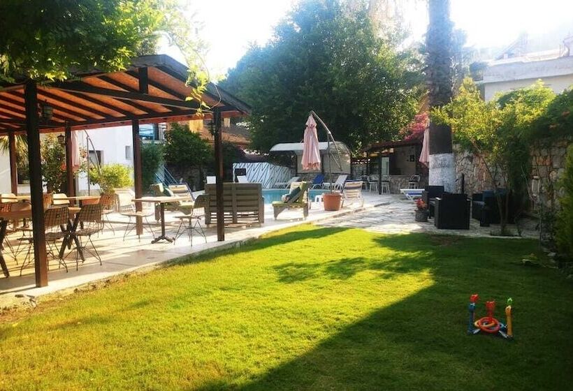 اتاق خانوادگی با چشمانداز باغ, Nehir Dalyan Boutique Otel