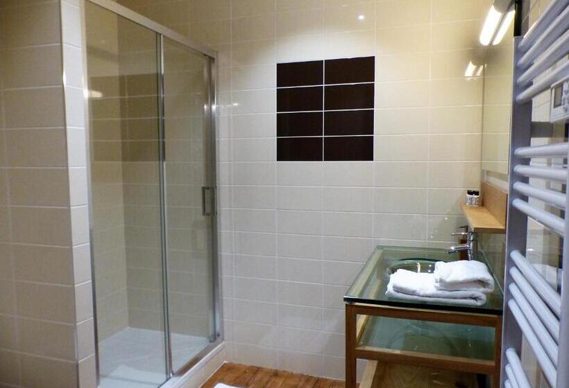 إستديو عائلى, La Maison Verneuil