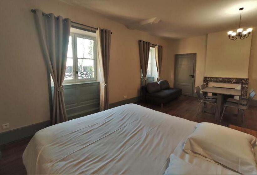 استودیو خانوادگی, La Maison Verneuil