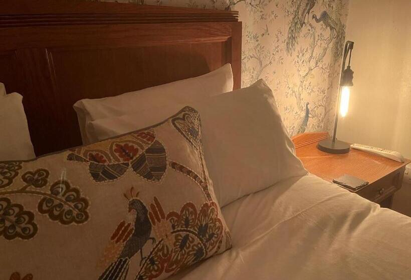 חדר סטנדרט עם מיטת קינג, The Bull