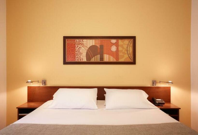 غرفة قياسية رباعية, Gran Hotel Paysandú