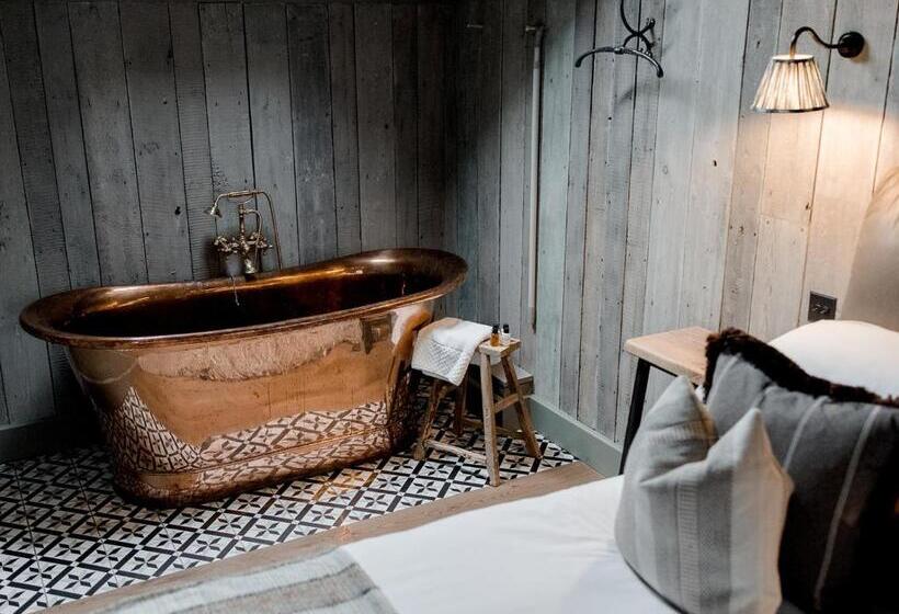 수피리어 룸, Beadnell Towers