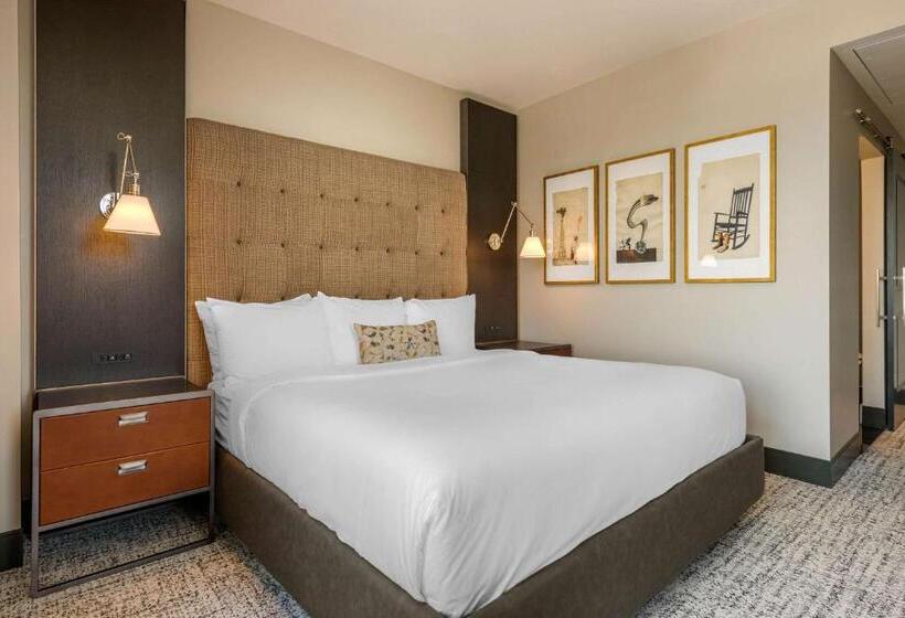 اتاق استاندارد با تخت بزرگ برای معلولان, Cambria Hotel Houston Downtown Convention Center