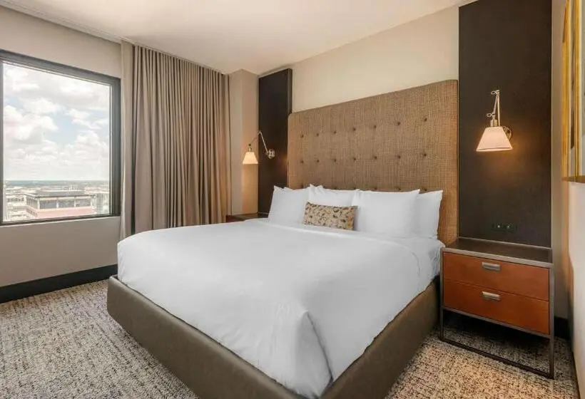 キングサイズベッドのスタンダードルーム, Cambria Hotel Houston Downtown Convention Center