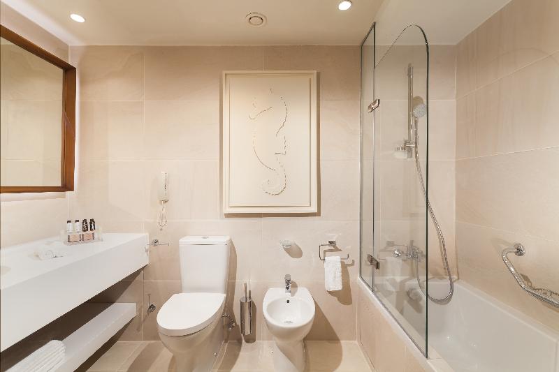 带大床的标准间, Hilton Aberdeen Teca