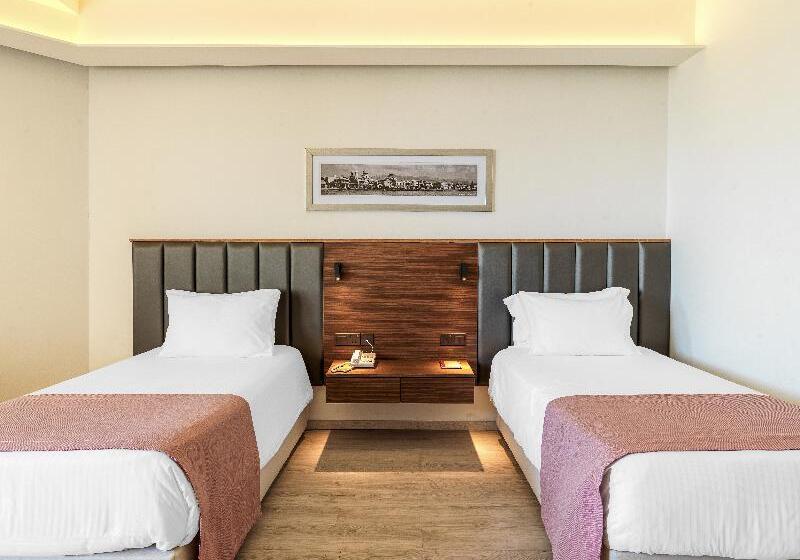 带大床的标准间, Hilton Aberdeen Teca