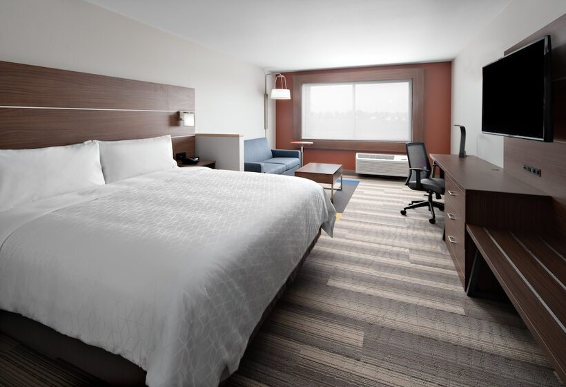 جناح, Holiday Inn Express & Suites   Elkhorn   Lake Geneva Area, An Ihg