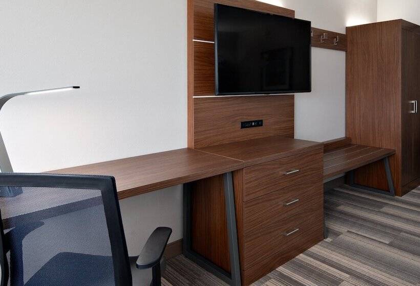 Люкс, Holiday Inn Express & Suites   Elkhorn   Lake Geneva Area, An Ihg