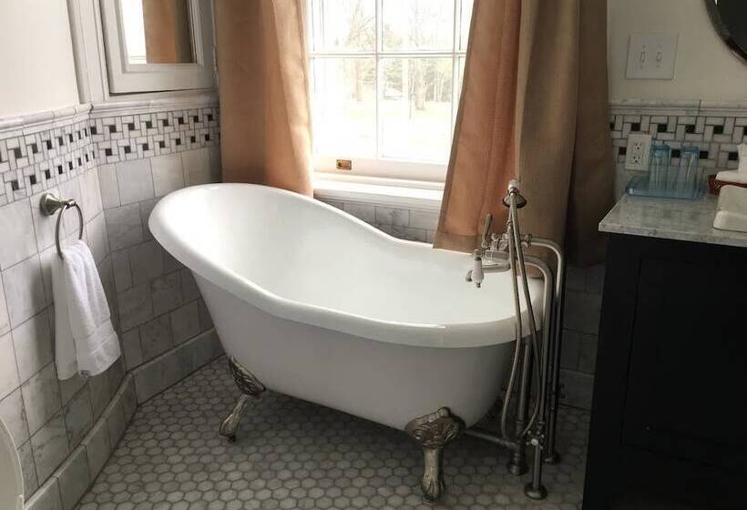 سوئیت ریاست جمهوری 2 خوابه, Eastover Estate & Eco Village