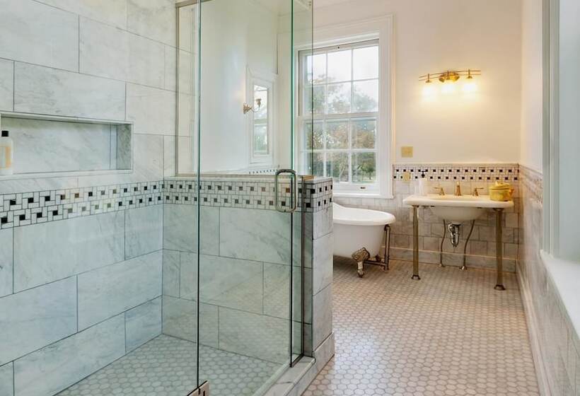 سوئیت ریاست جمهوری 2 خوابه, Eastover Estate & Eco Village