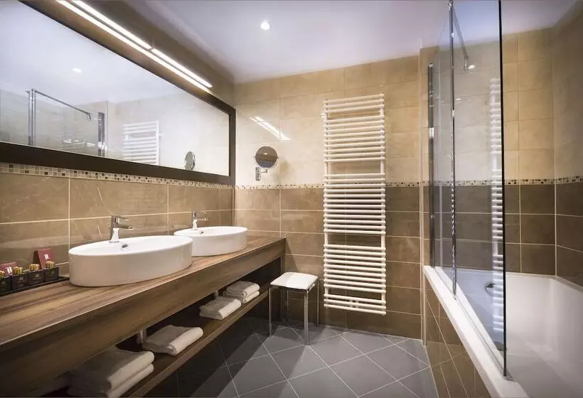 سوییت, Remisens Casa Rosa   Hotel Metropol Annexe