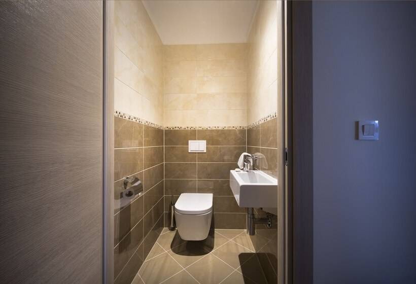 اتاق خانوادگی با چشمانداز دریا, Remisens Casa Rosa Hotel Metropol Annexe