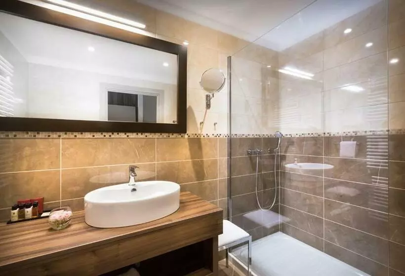 اتاق راحتی با چشم‌انداز دریا, Remisens Casa Rosa   Hotel Metropol Annexe