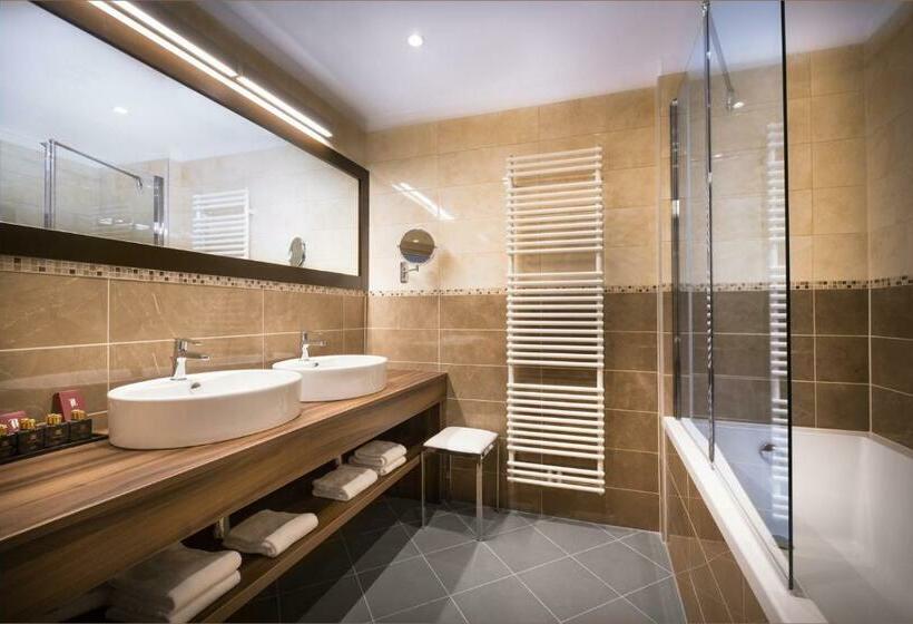 سوئیت با بالکن, Remisens Casa Rosa Hotel Metropol Annexe