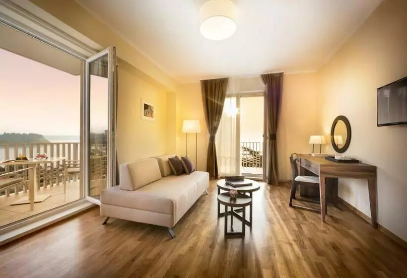 سوییت با چشم‌انداز دریا, Remisens Casa Rosa   Hotel Metropol Annexe