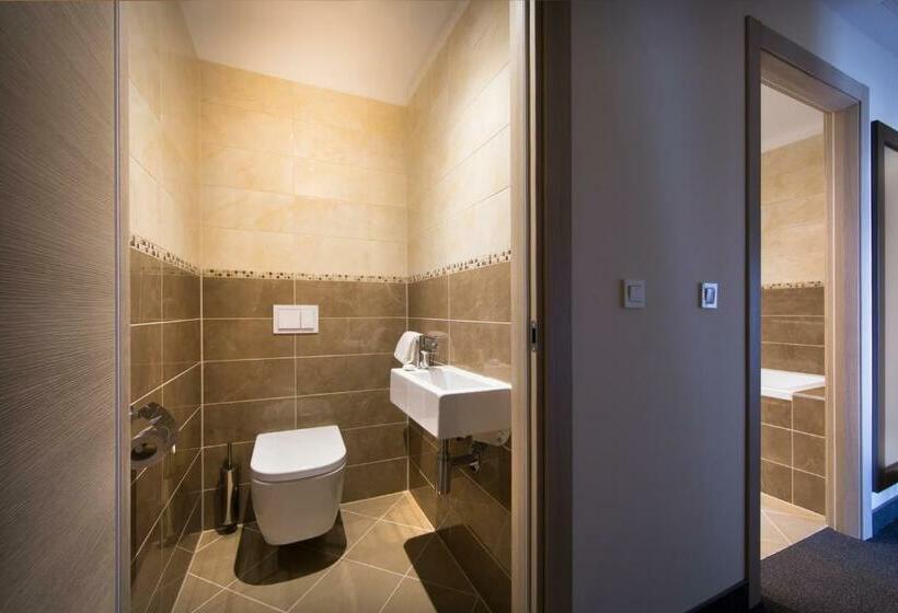 سوییت با چشمانداز دریا, Remisens Casa Rosa Hotel Metropol Annexe