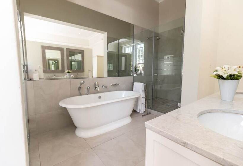 Люкс, The Cellars Hohenort