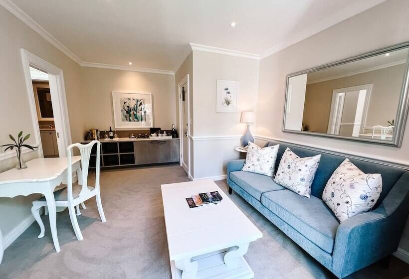 Люкс, The Cellars Hohenort