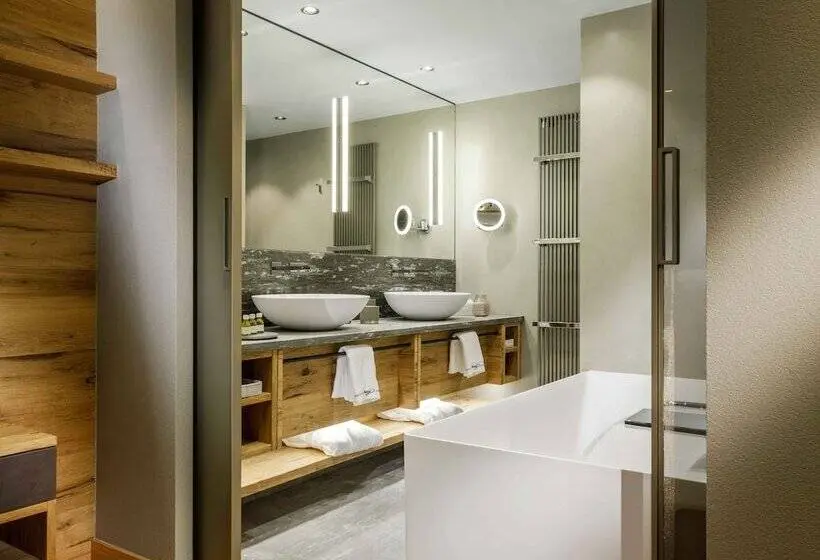 Deluxe Room Mountain View, Arlberg Lech